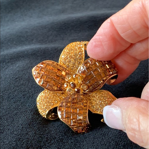 Swarovski Crystal Booch - Picture 1 of 5